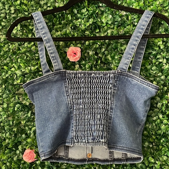 Denim Cropped Tank Top with Ruched Elastic - Picture 5 of 7